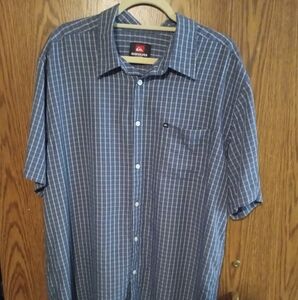 Quiksilver XL blue checkered button down shirt